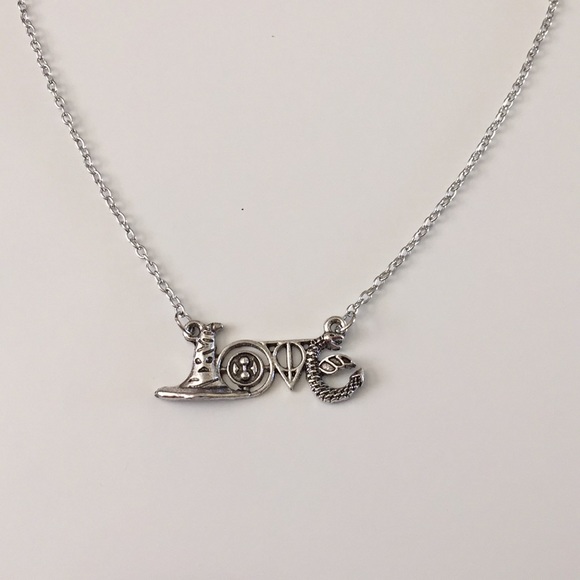 NWT Love Harry Potter Necklace Hogwarts Sorting Hat Snake Pendent Charm Time - Picture 5 of 5